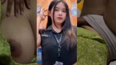 VCS Mbak Mbak SPG Counter HP Baju Hijau Remas Toketnya